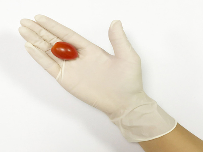 Lightly powdered disposable latex examination gloves